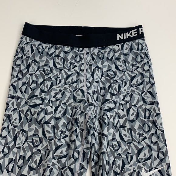 Nike Pro Crop Leggings Size Medium Gray Silver Black Stretch Nike Logo - Picture 2 of 13